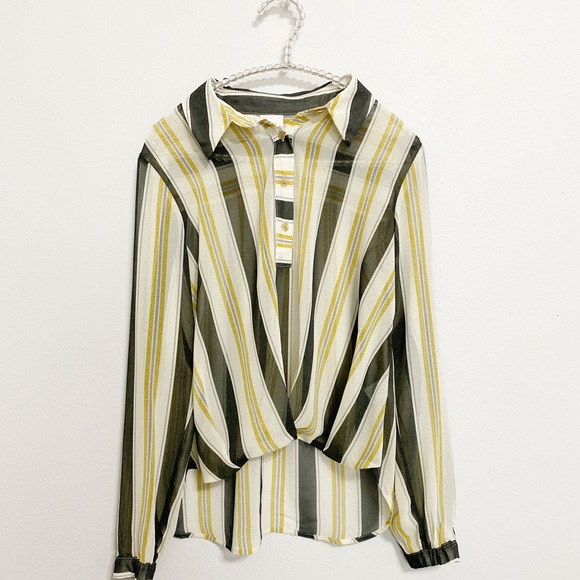 CAbi 4339 Caliber Blouse Stripe Fall 2022 Xsmall EUC - Picture 2 of 7